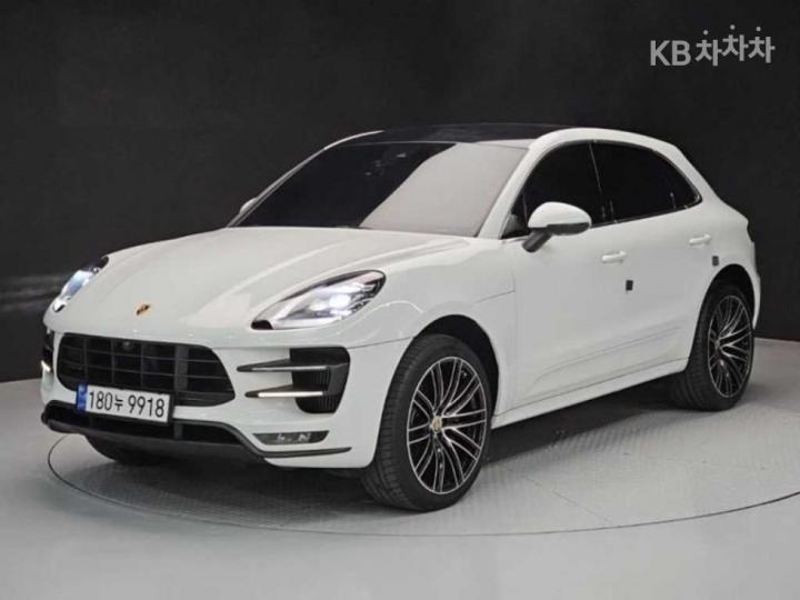 Porsche Macan 3.6 Turbo 3