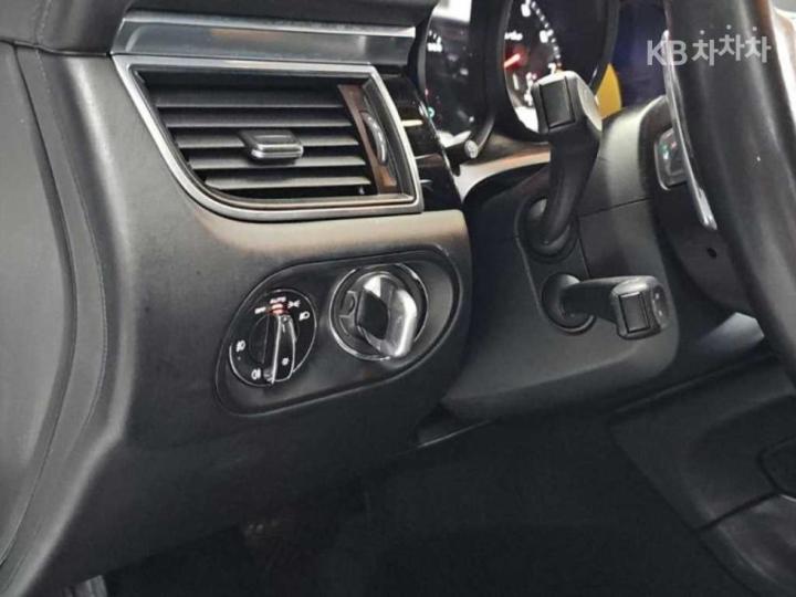Porsche Macan 3.6 Turbo 8