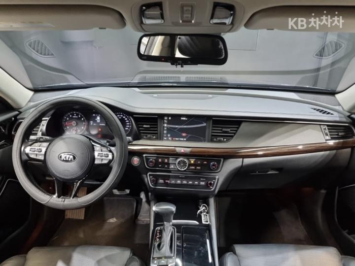 Kia K7 3.0 LPI Luxury 8