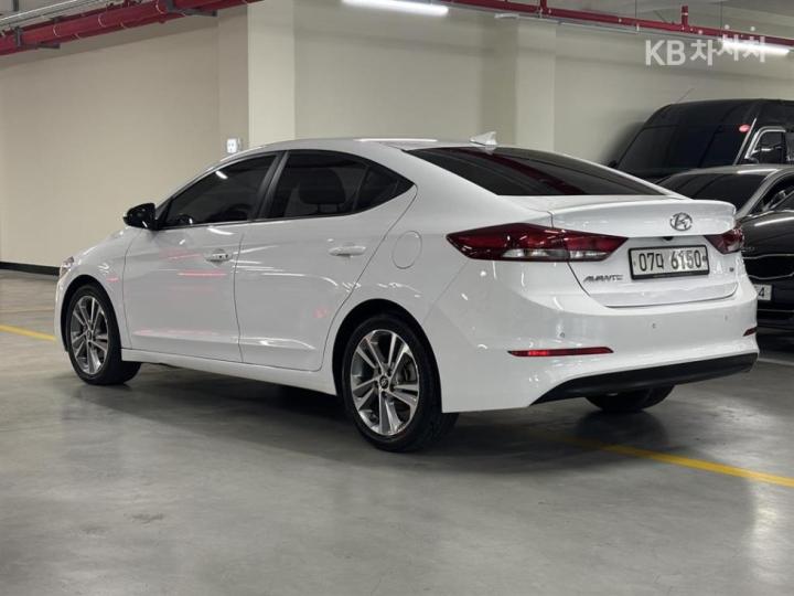 Hyundai Avante AD 1.6 GDi Value Plus 4