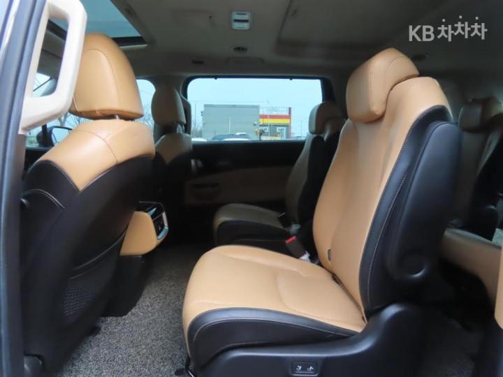 Kia Carnival D2.2 Signature 7