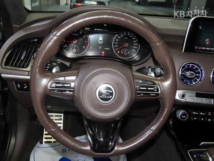 Kia Stinger 2.0 Turbo 2WD Platinum 9