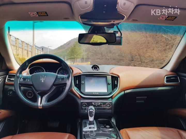 Maserati Ghibli 3.0 V6 8