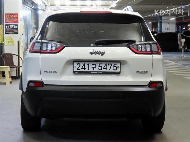 Jeep Cherokee 2.4 Longitude Base Type 6