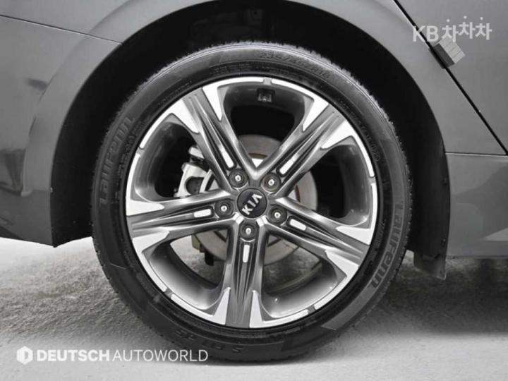 Kia K5 2.0 Gasoline Noblesse 6