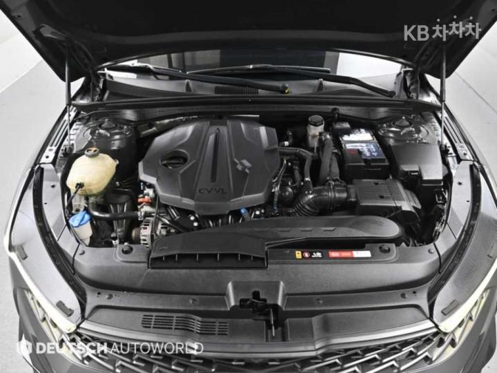 Kia K5 2.0 Gasoline Noblesse 7
