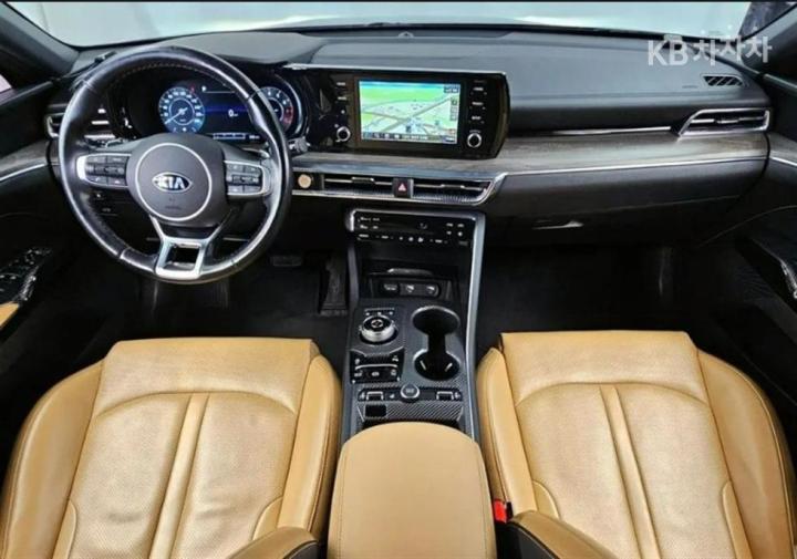 Kia K5 2.0 Gasoline Noblesse 8