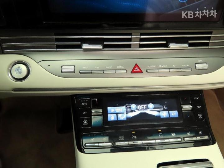 Hyundai Grandeur Hybrid 2.4 Calligraphy 10