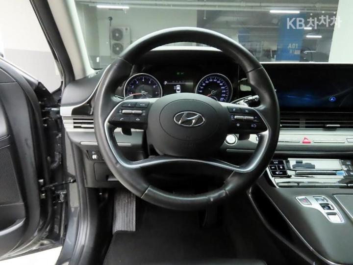 Hyundai Grandeur LPi 3.0 Modern 9