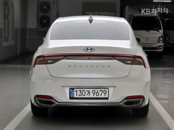 Hyundai Grandeur 2.5 Premium 4