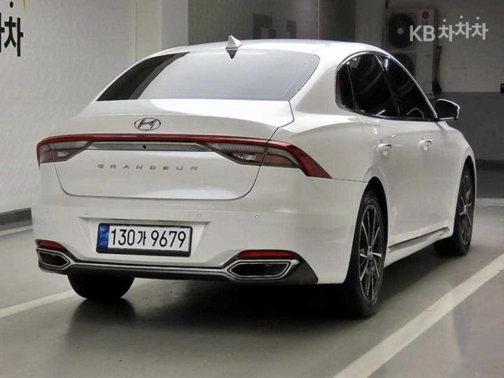 Hyundai Grandeur 2.5 Premium 5