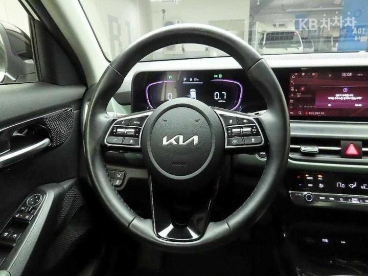 Kia Seltos SP2 1.6 T-GDI 2WD Signature Gravity 8