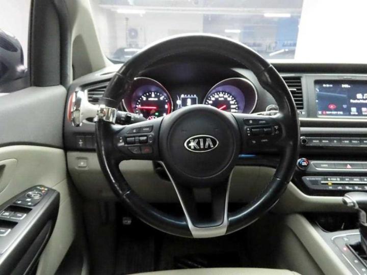 Kia Carnival 2.2 Diesel Luxury 7