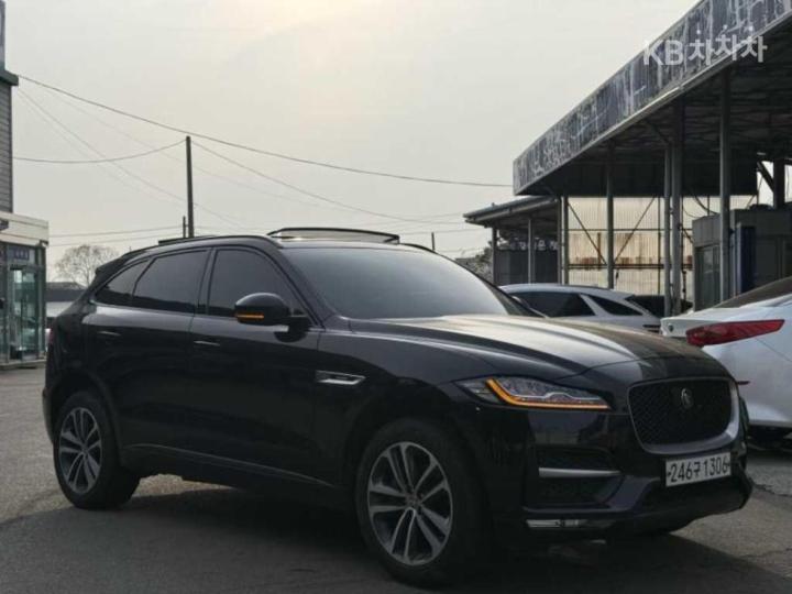 Jaguar F-PACE 20d R-SPORT 5