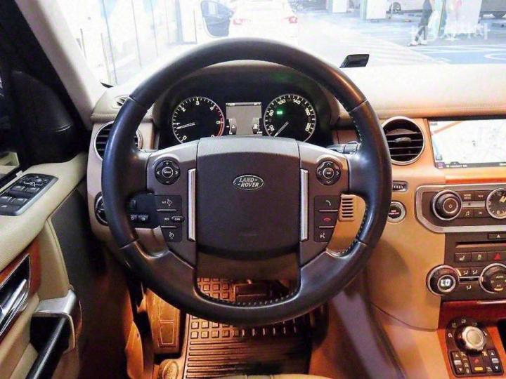 Land Rover Discovery 4 3.0 SDV6 SE 9