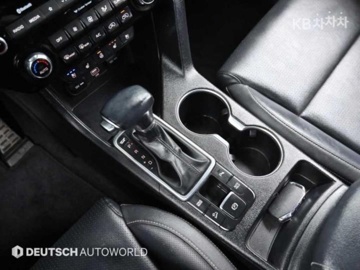 Kia Sportage The Bold 2.0 Diesel 2WD Signature 10