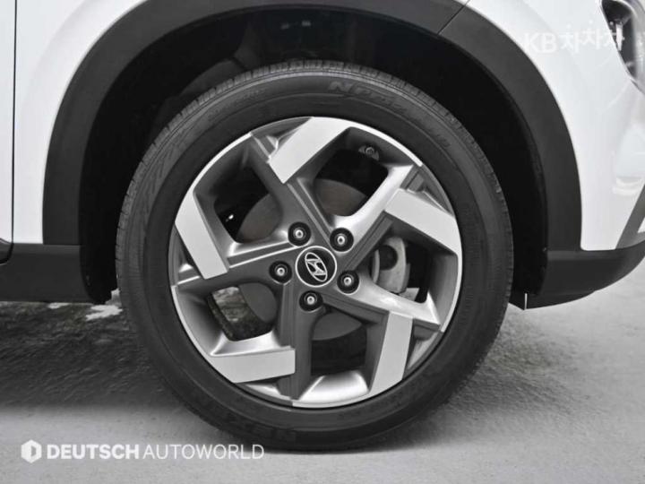 Hyundai Venue Gasoline 1.6 FLUX 6