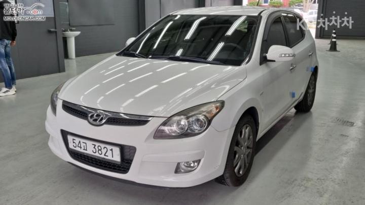 Hyundai i30 1.6 VVT Luxury 2