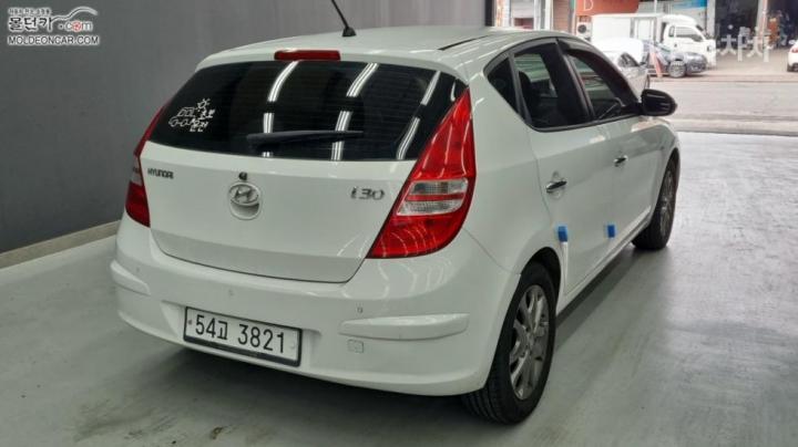 Hyundai i30 1.6 VVT Luxury 3