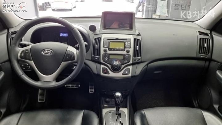 Hyundai i30 1.6 VVT Luxury 8