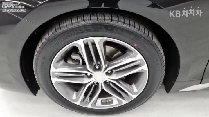 Hyundai Grandeur IG 3.0 Exclusive Base Type 7