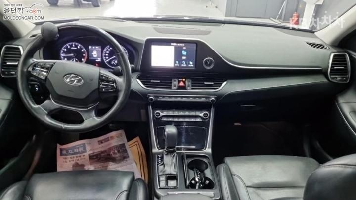 Hyundai Grandeur IG 3.0 Exclusive Base Type 8