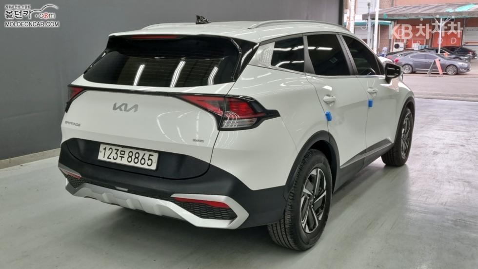2022 - kia sportage