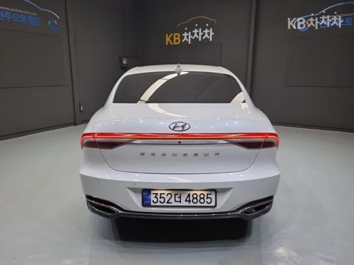 Hyundai Grandeur Hybrid 2.4 Exclusive 4
