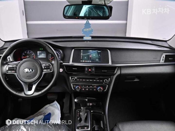 Kia K5 2.0 Gasoline MX Prestige 8