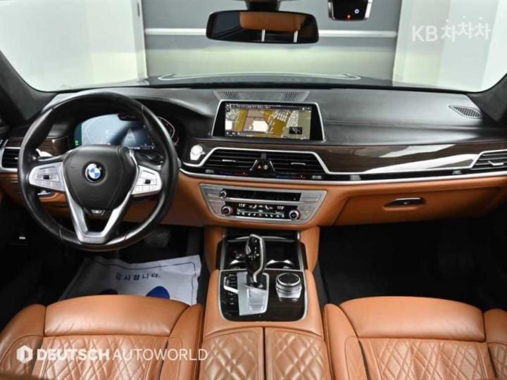 BMW 7 Series G11 730Ld xDrive Design Pure Excellence 8