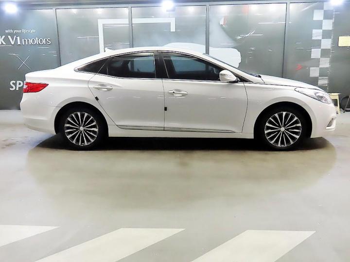 Hyundai Grandeur HG HG300 Premium 4