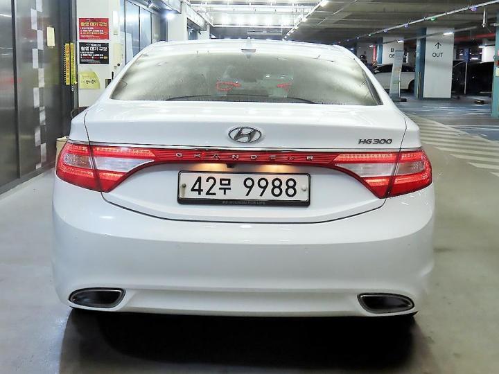 Hyundai Grandeur HG HG300 Premium 6