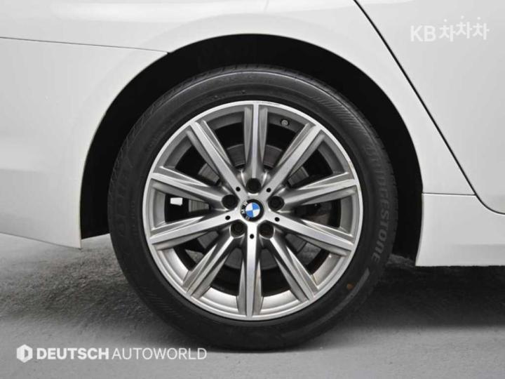 BMW 5 Series G30 520i Luxury 6