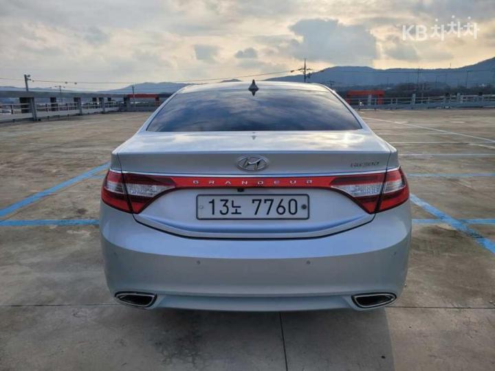 Hyundai Grandeur HG HG300 Exclusive 7