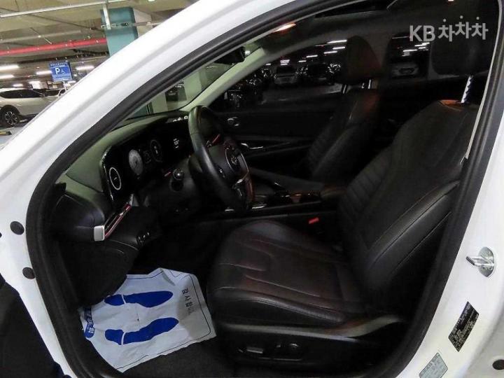 Hyundai Avante CN7 1.6 Gasoline Inspiration 7