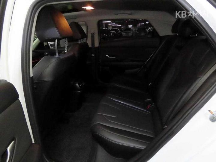 Hyundai Avante CN7 1.6 Gasoline Inspiration 8