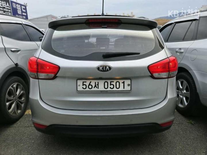 Kia Carens 1.7 VGT Prestige 6