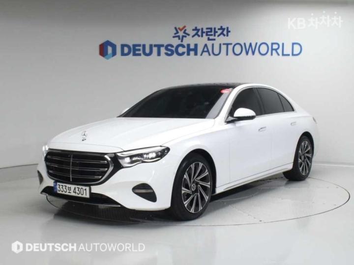 Mercedes-Benz E-Class W214 E300 4MATIC Exclusive 2