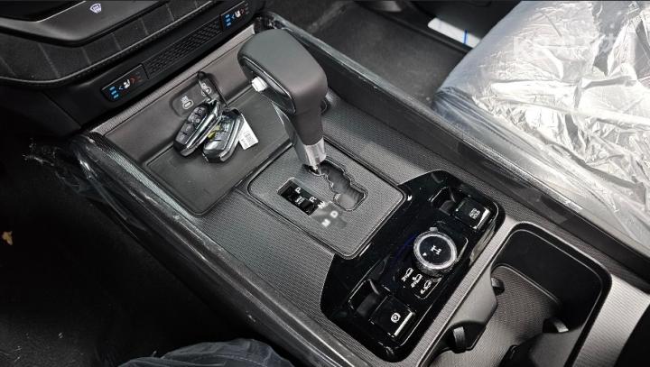 KG Mobility (Ssangyong) Musso Q300 Diesel 2.2 4WD M9 10