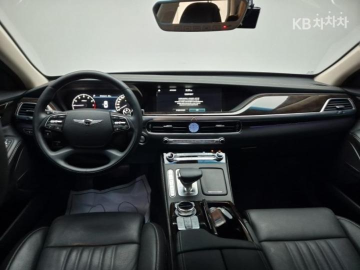 Genesis G90 3.8 GDi AWD Luxury 8