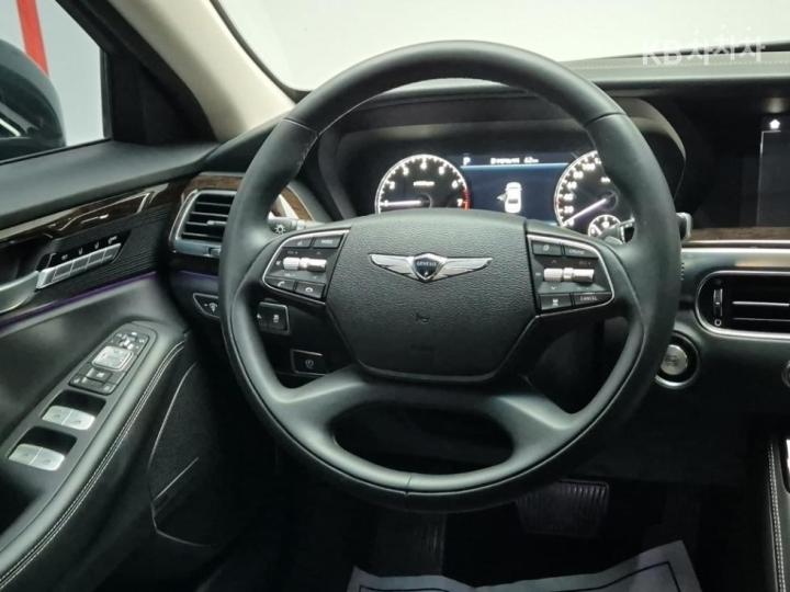 Genesis G90 3.8 GDi AWD Luxury 10