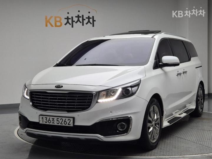 Kia Carnival 2.2 Diesel Noblesse 2