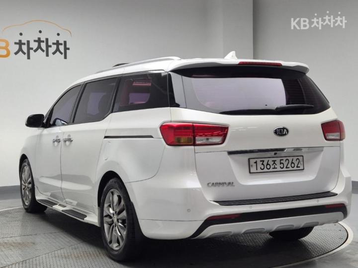 Kia Carnival 2.2 Diesel Noblesse 3