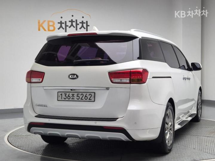 Kia Carnival 2.2 Diesel Noblesse 4