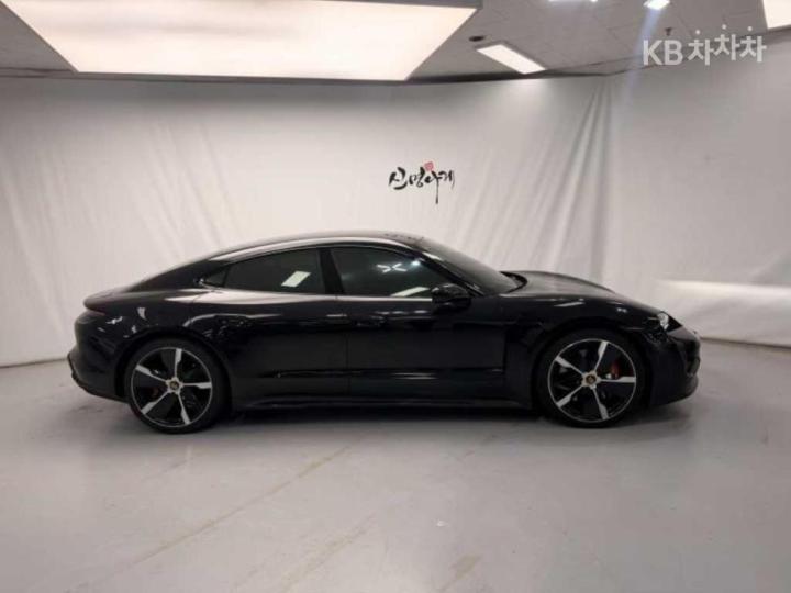 Porsche Taycan GTS 4