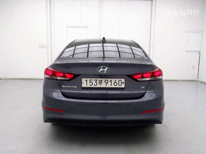 Hyundai Avante AD 1.6 GDi Value Plus 4