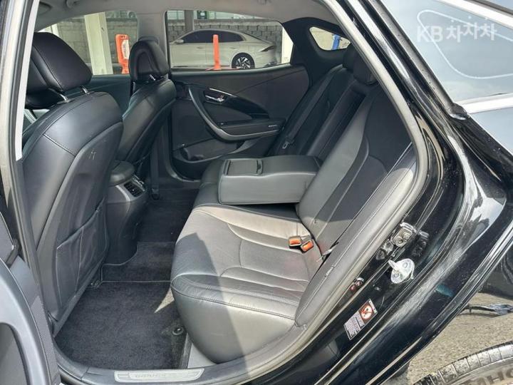 Hyundai Grandeur Hybrid Premium 7