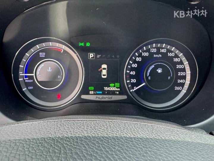 Hyundai Grandeur Hybrid Premium 9