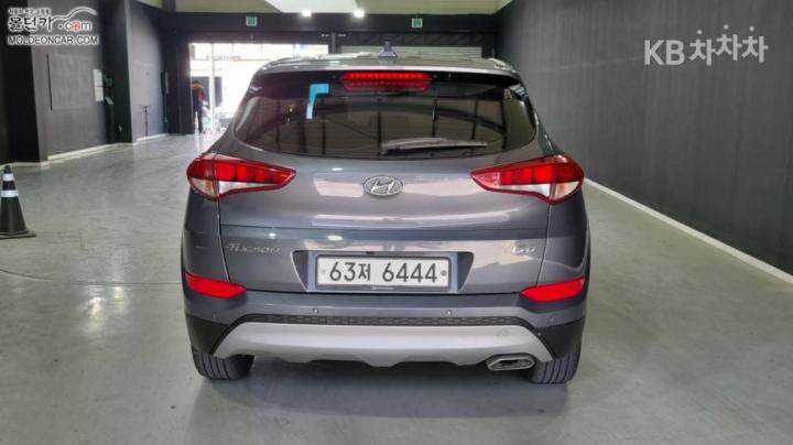 Hyundai Tucson Diesel e-VGT UⅡ 1.7 2WD Style 5