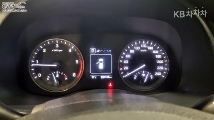 Hyundai Tucson Diesel e-VGT UⅡ 1.7 2WD Style 6